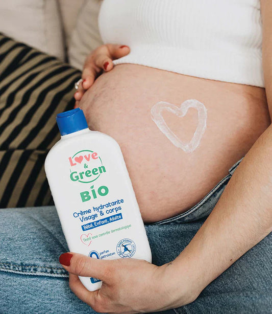 Prendre soin de soi après l'accouchement : les essentiels naturels pour la jeune maman